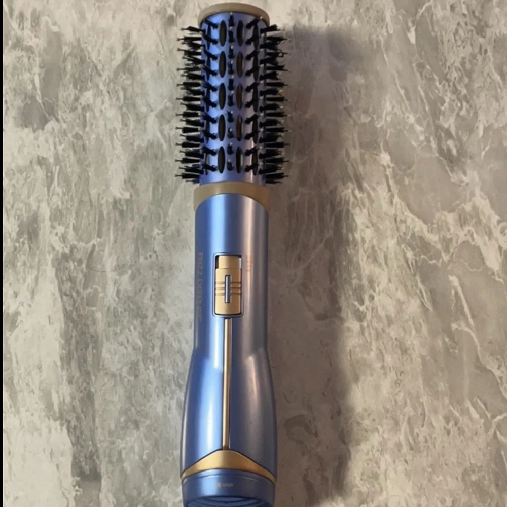 Conair Frizz Defense‎ Hot Air Brush 1.5”